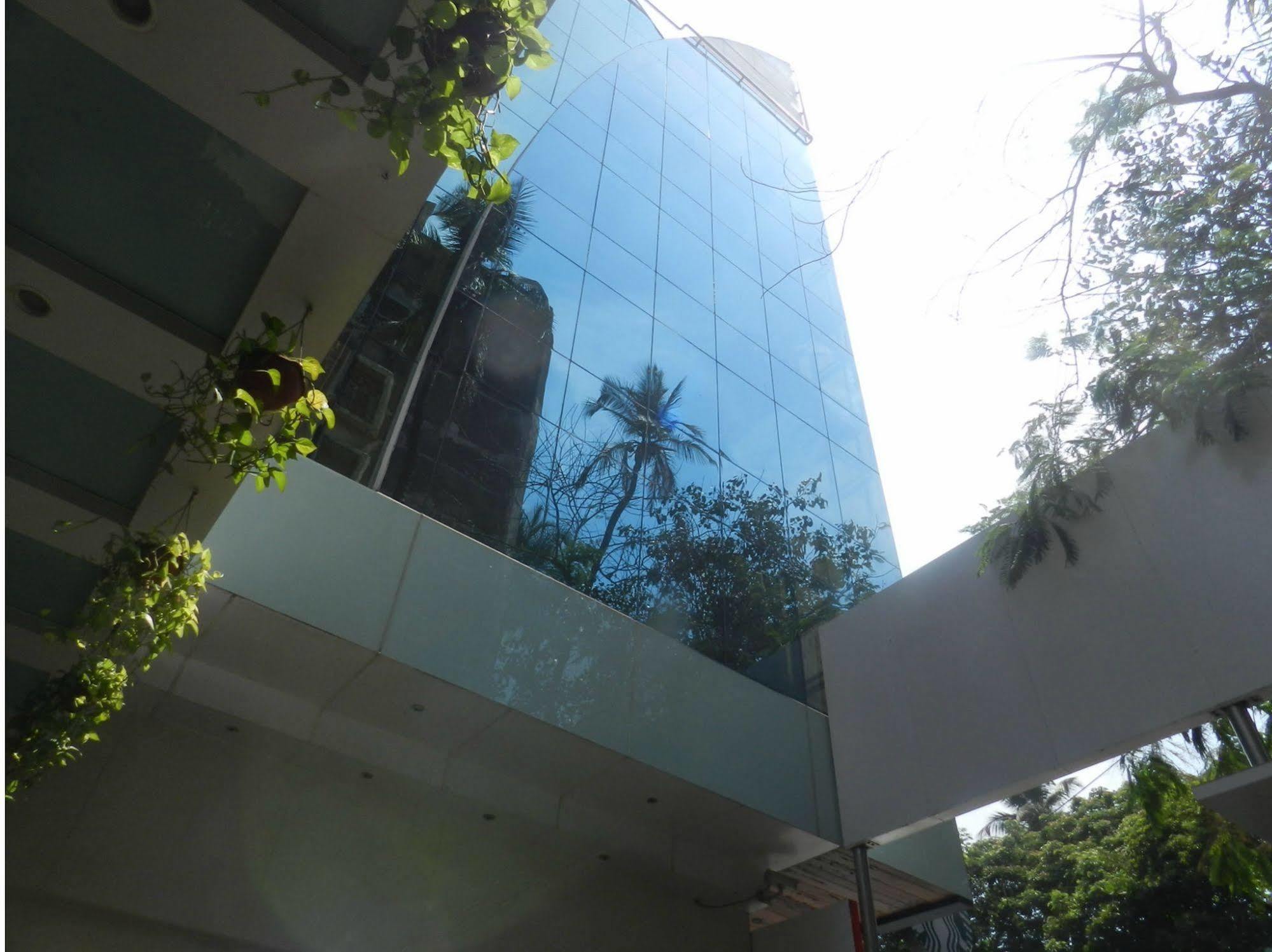 Hotel Bawa Continental Mumbai Exterior photo